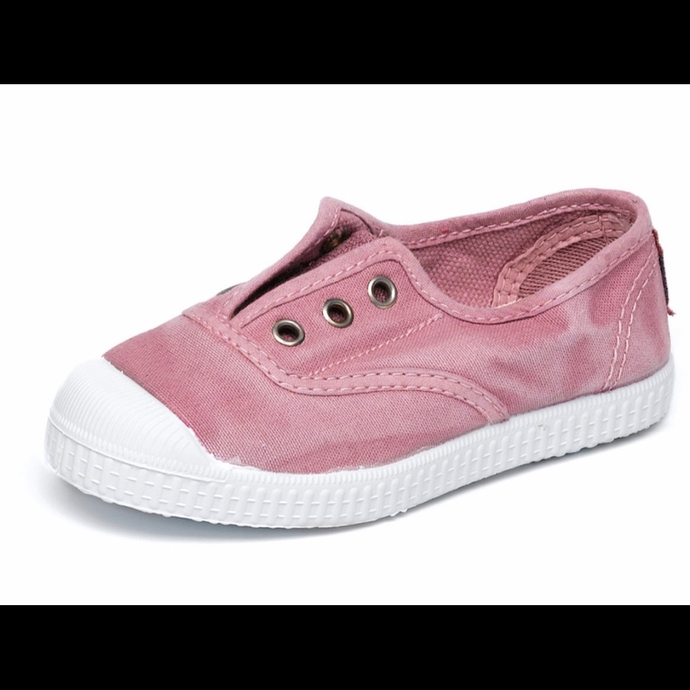 NIB Cienta slip-on shoes